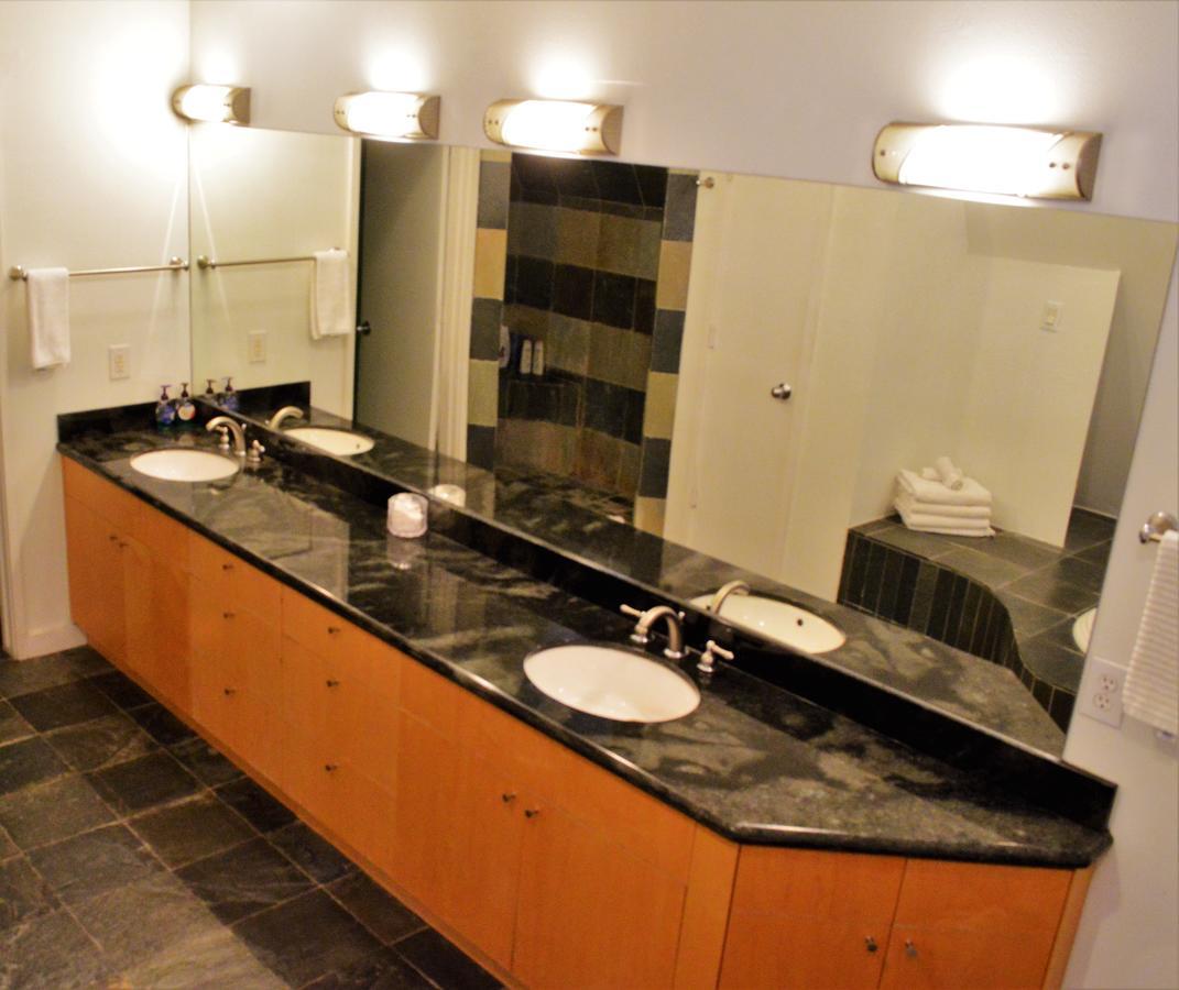 Modern B & B Houston Eksteriør bilde