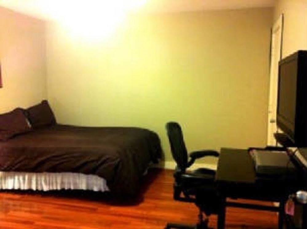 Modern B & B Houston Eksteriør bilde