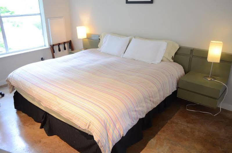 Modern B & B Houston Eksteriør bilde